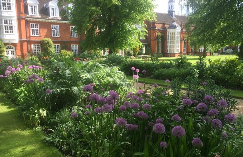 Newnham College Garden Tour CUBG Friends' events Cambridge Live